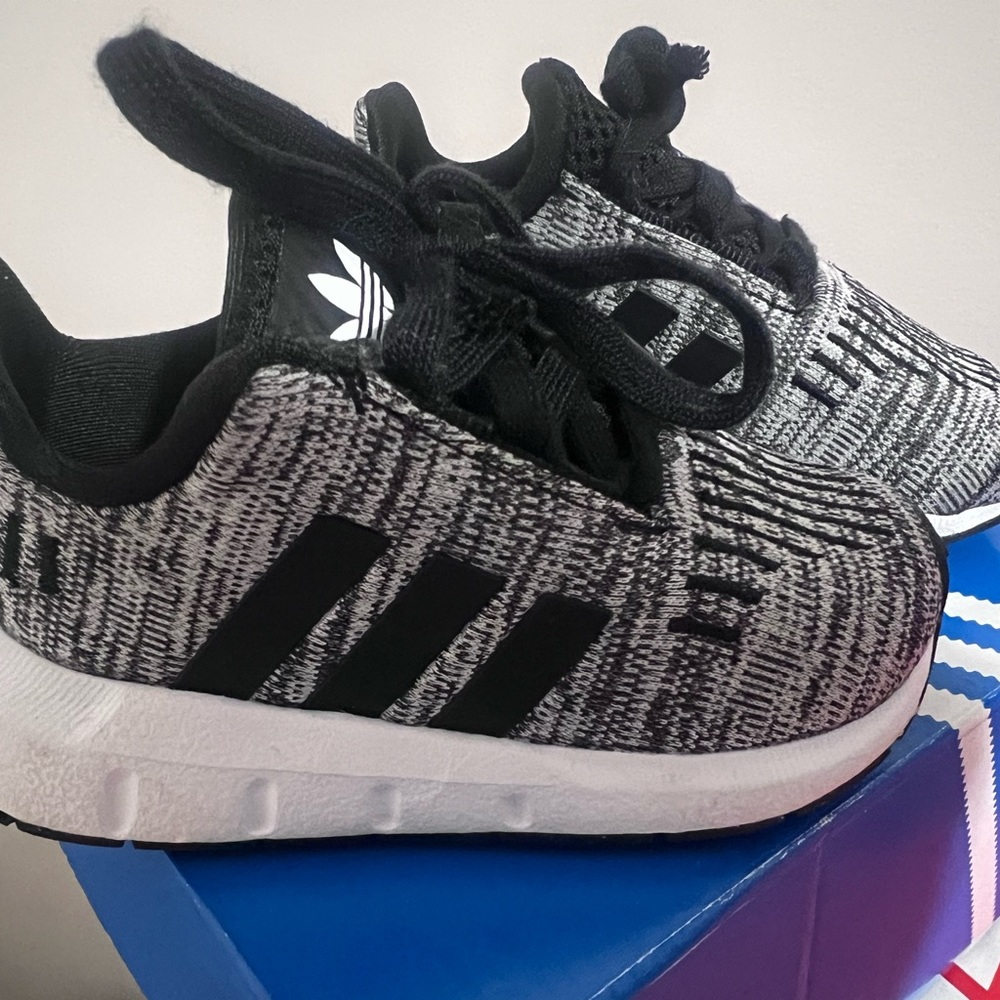 Toddler adidas sneakers size 5